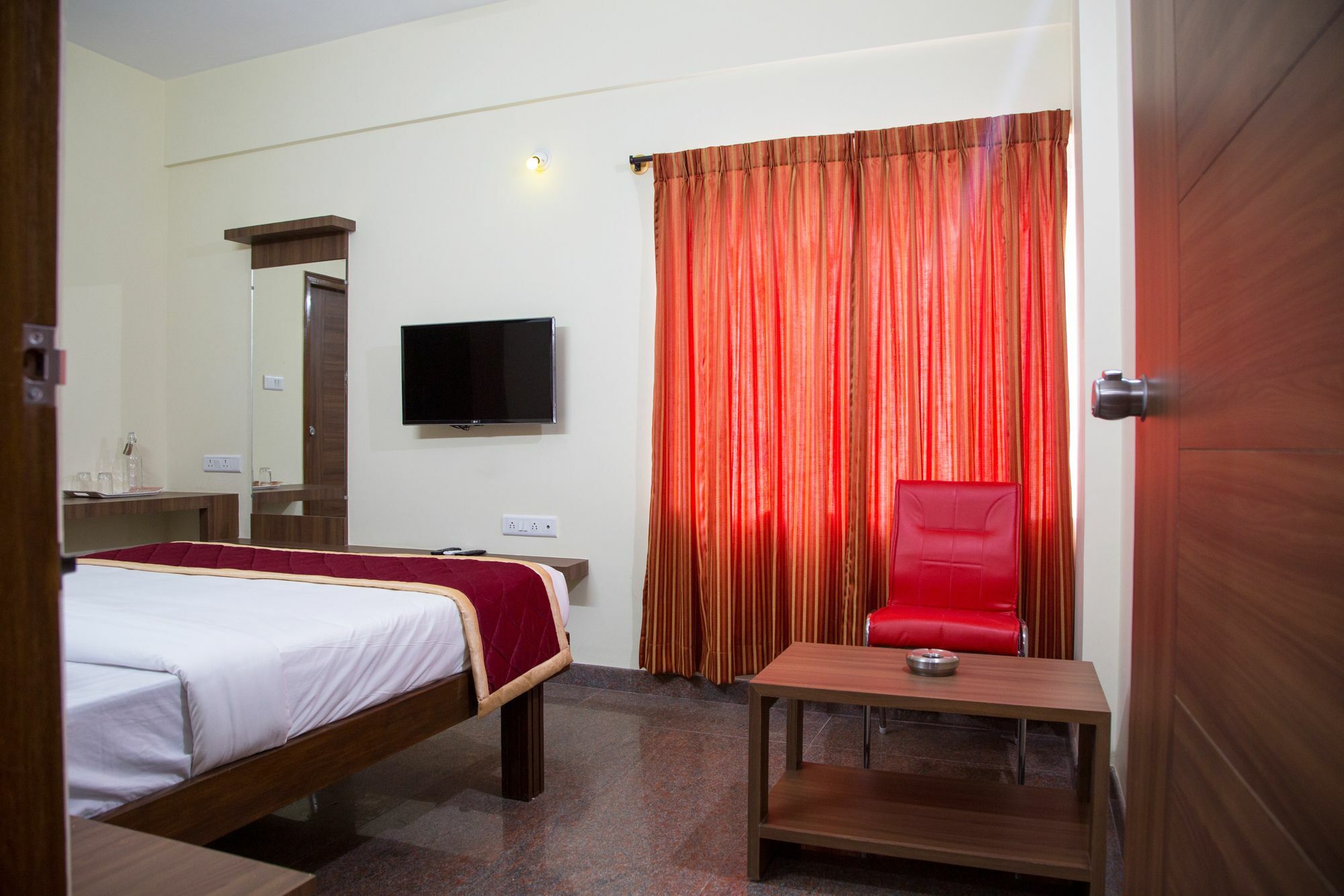 Hotel O Champion Comfort Near Hosahalli Metro Station Бангалор Екстериор снимка