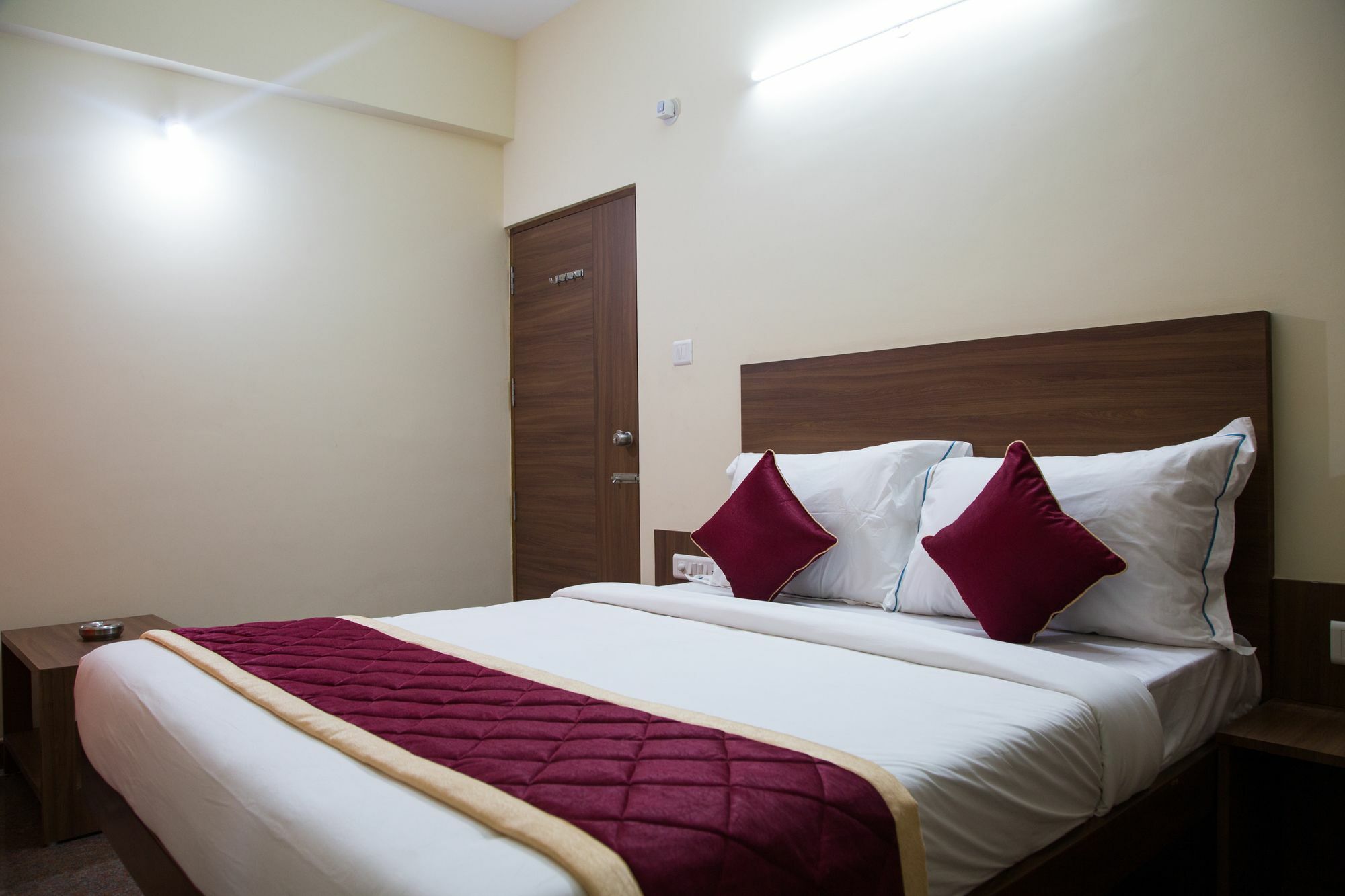Hotel O Champion Comfort Near Hosahalli Metro Station Бангалор Екстериор снимка