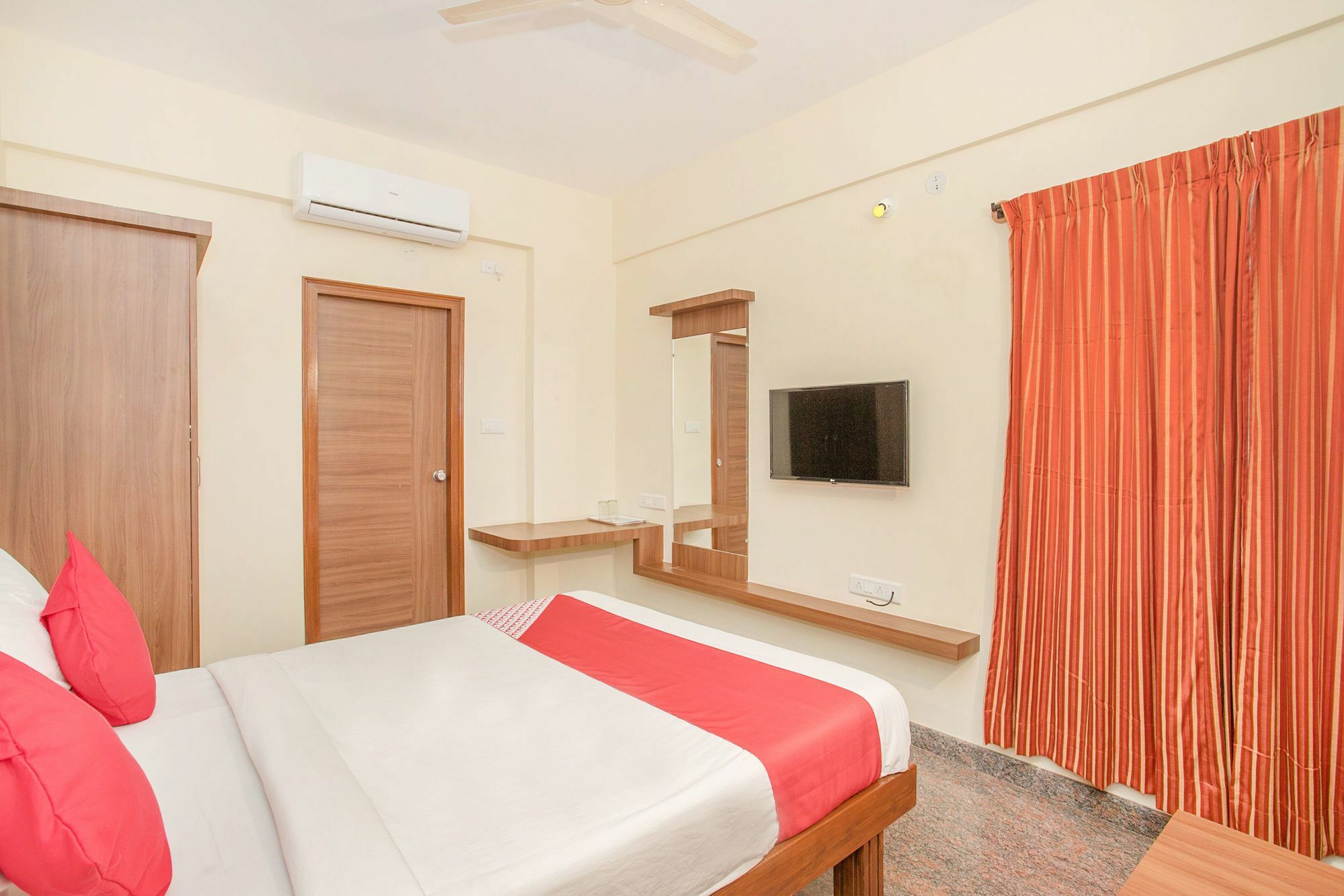 Hotel O Champion Comfort Near Hosahalli Metro Station Бангалор Екстериор снимка